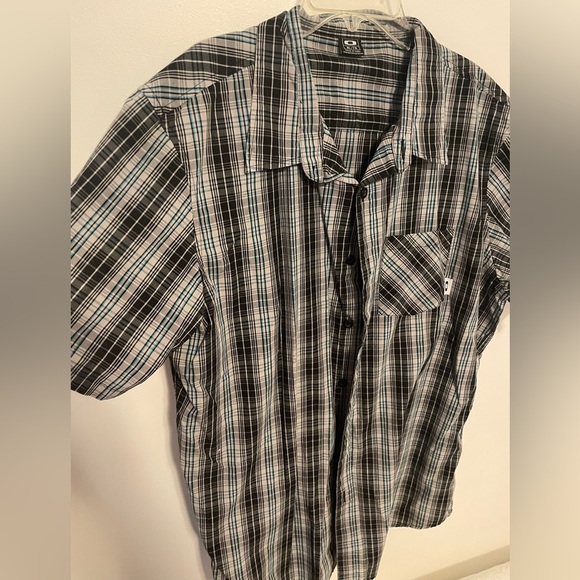 Oakley Men's Black and Gray Checkered Shirt - Picture 4 of 6